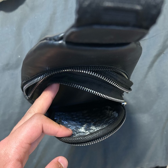 COPY - Louis Vuitton cross body bag - Picture 4 of 5